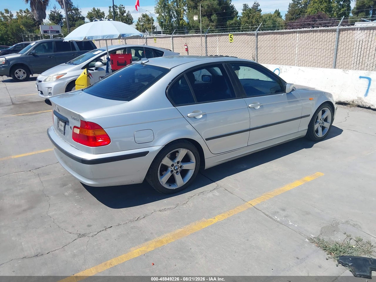2004 BMW 325I · 4/11