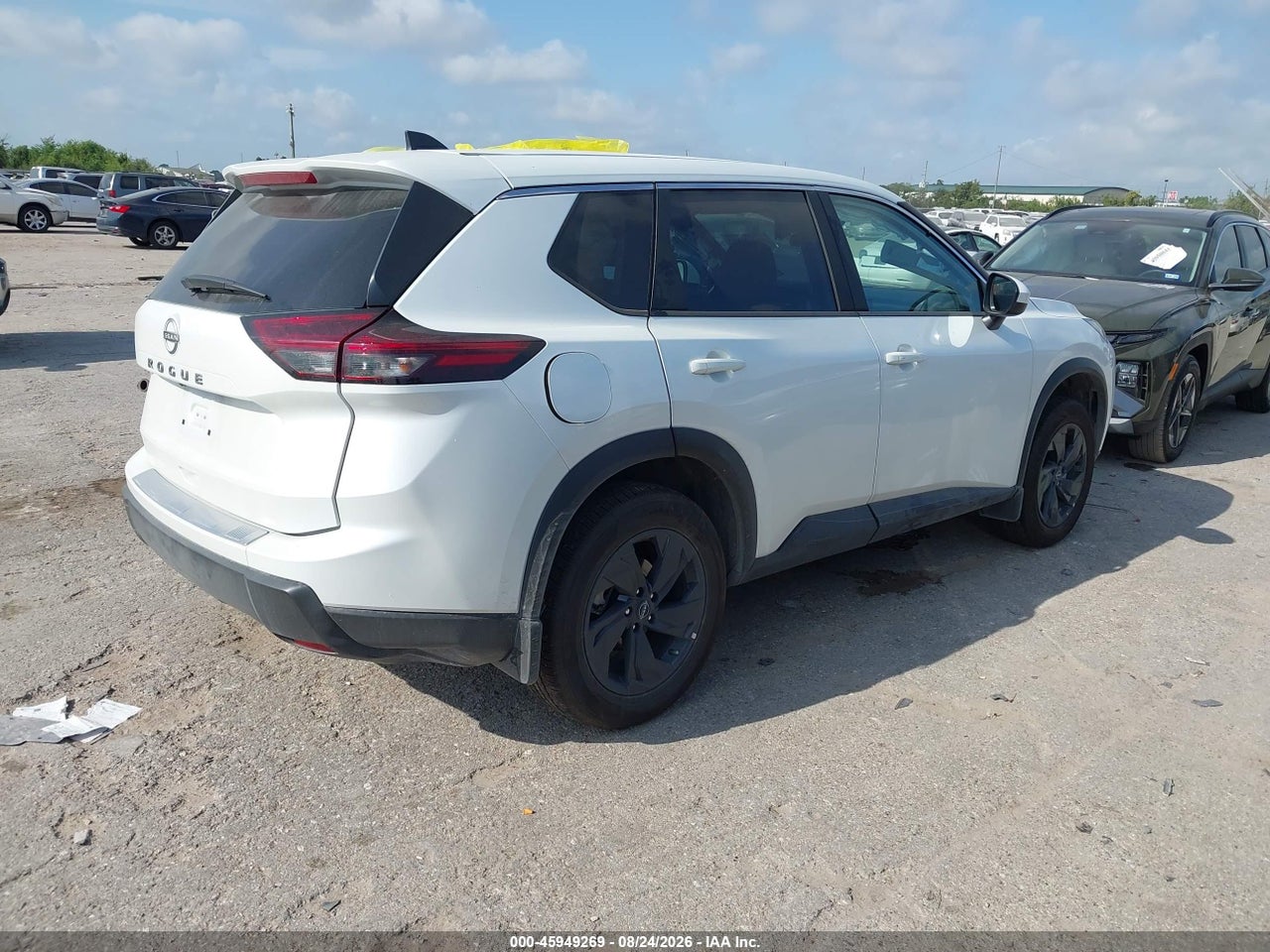 2026 NISSAN ROGUE SV · 4/11