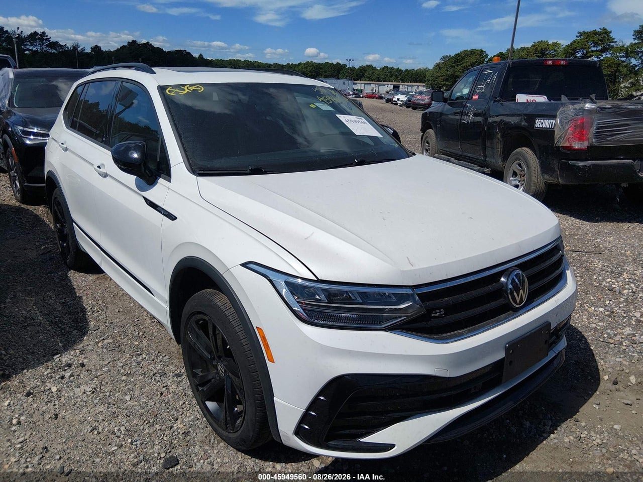 3VV8B7AX4RM****** · 2024 VOLKSWAGEN TIGUAN 2.0T SE R-LINE BLACK
