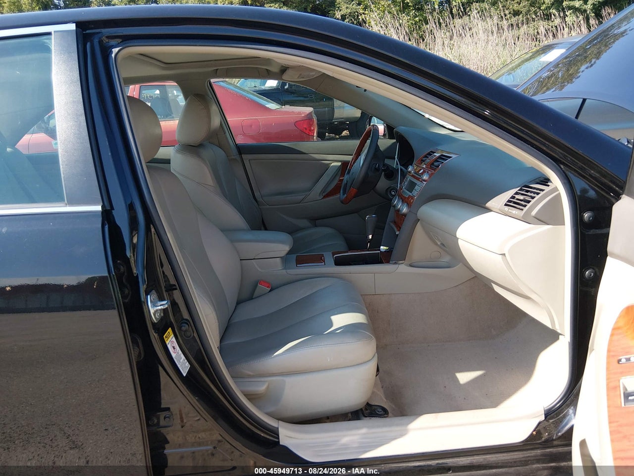 2011 TOYOTA CAMRY LE · 5/11