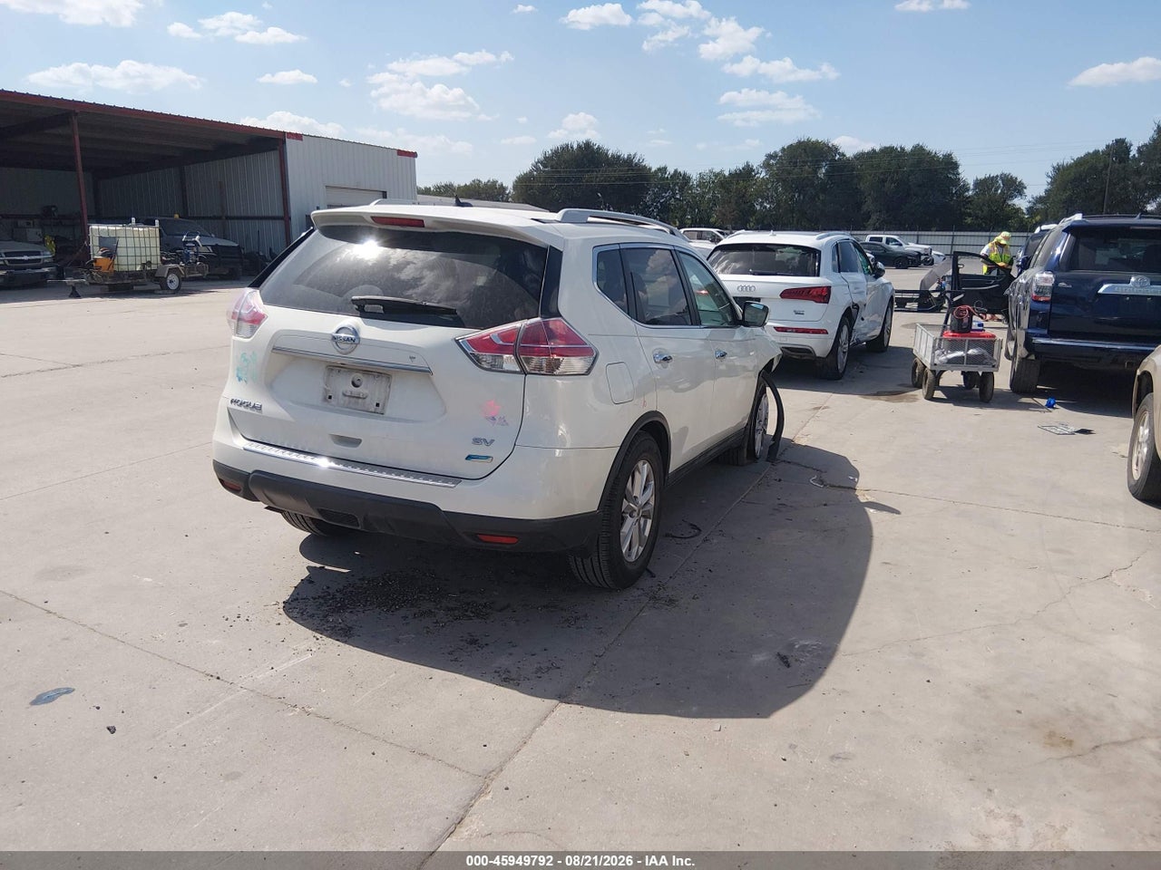 2014 NISSAN ROGUE SV · 4/11