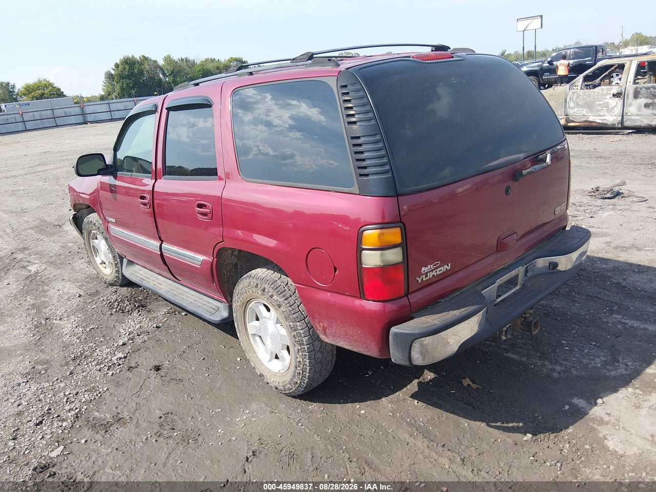 2004 GMC YUKON SLT · 3/11