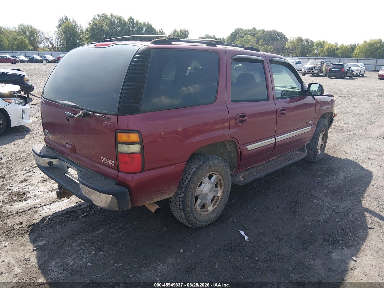2004 GMC YUKON SLT · 4/11