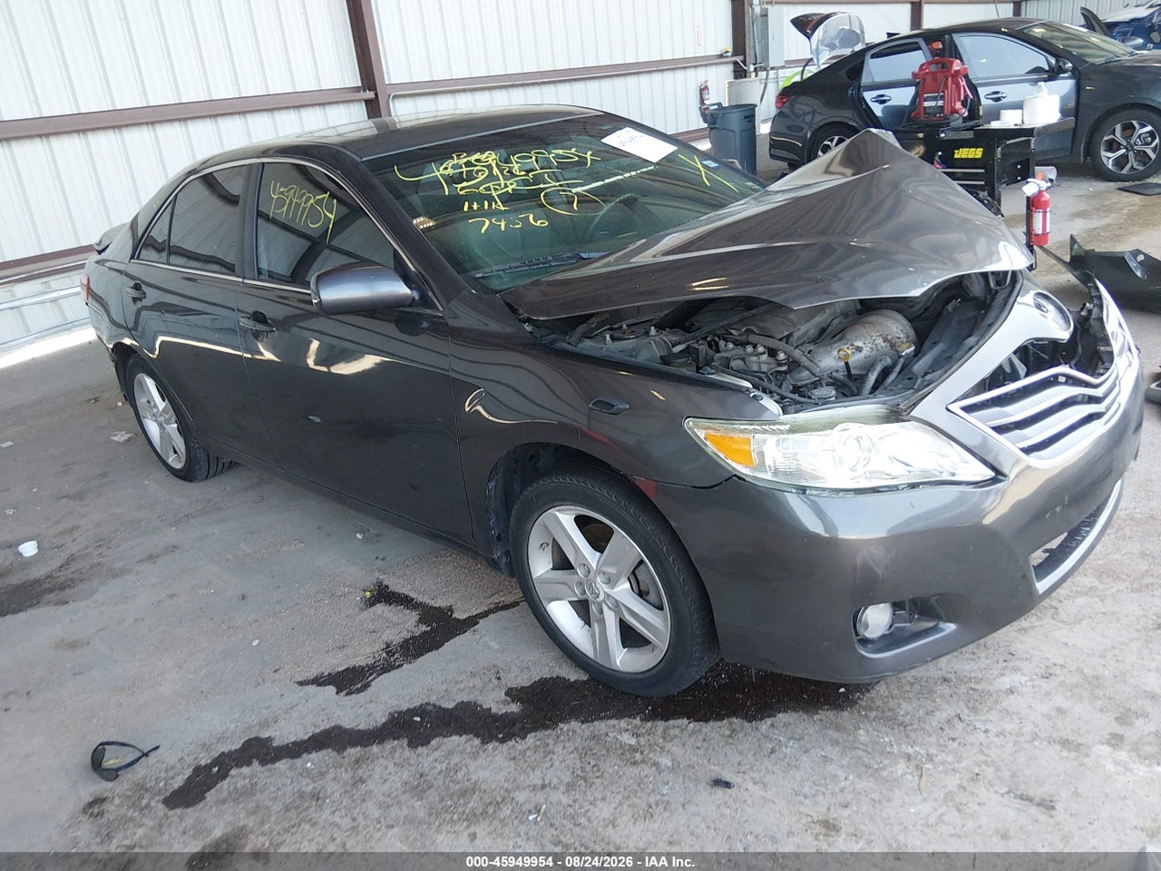 4T1BF3EK2BU****** · 2011 TOYOTA CAMRY XLE
