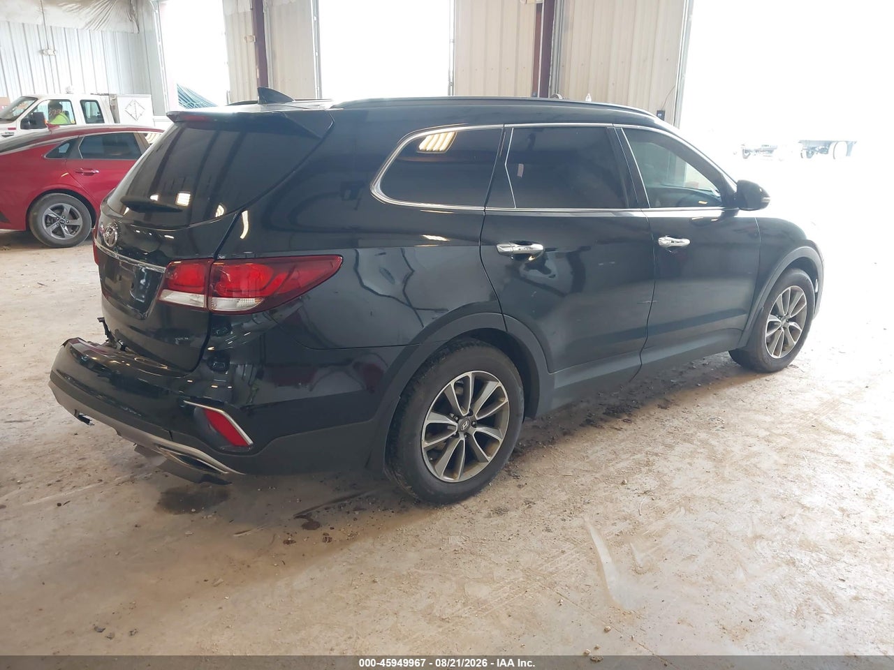 2018 HYUNDAI SANTA FE SE · 4/11