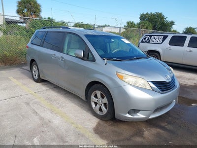 5TDKK3DC2BS****** · 2011 TOYOTA SIENNA LE V6