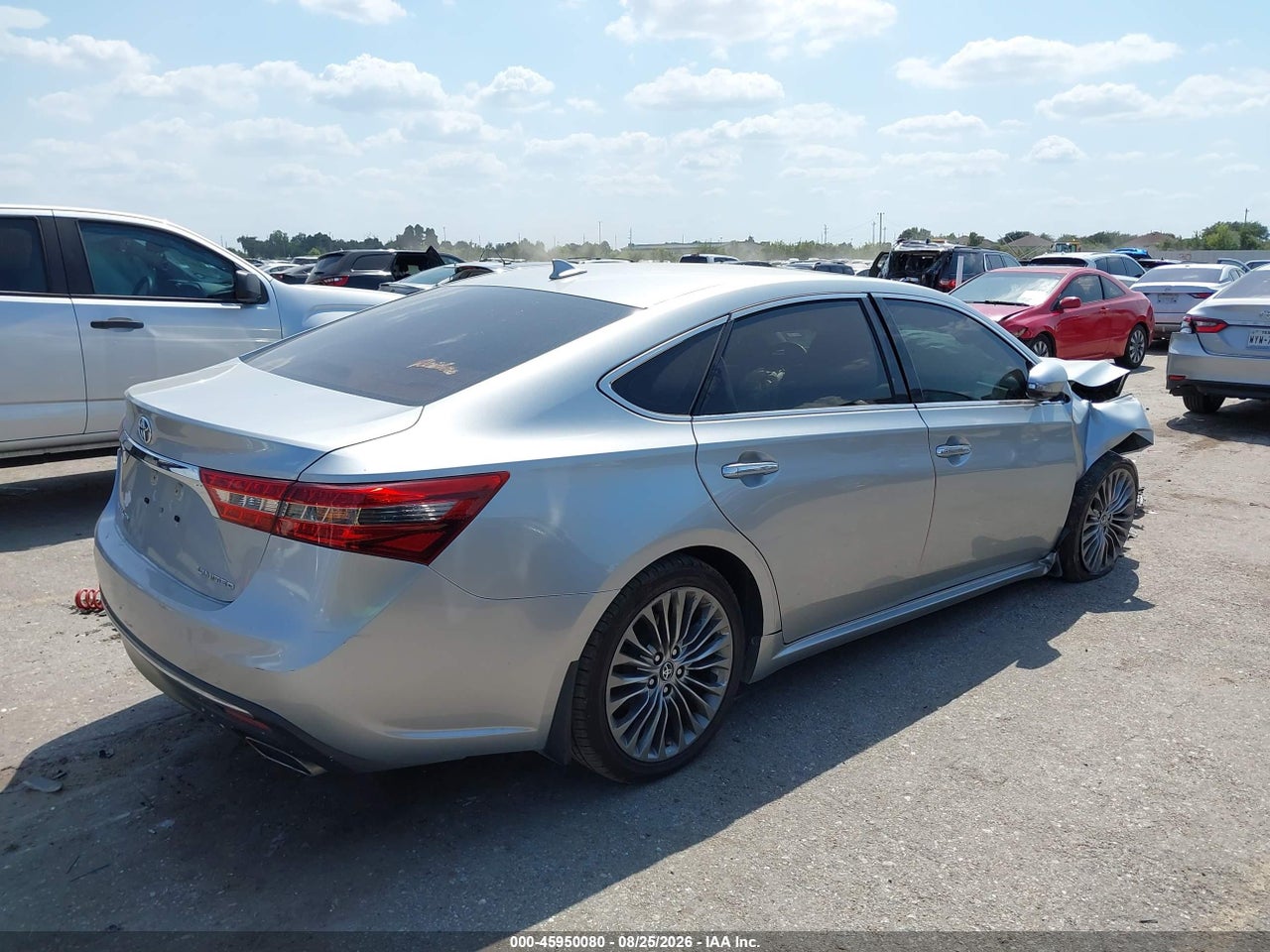 2016 TOYOTA AVALON LIMITED · 4/10