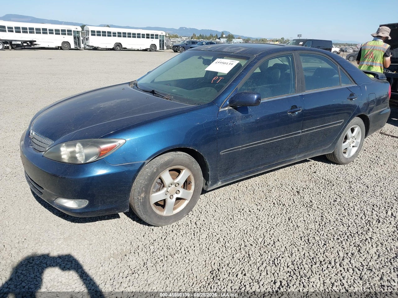 2002 TOYOTA CAMRY SE V6 · 2/11