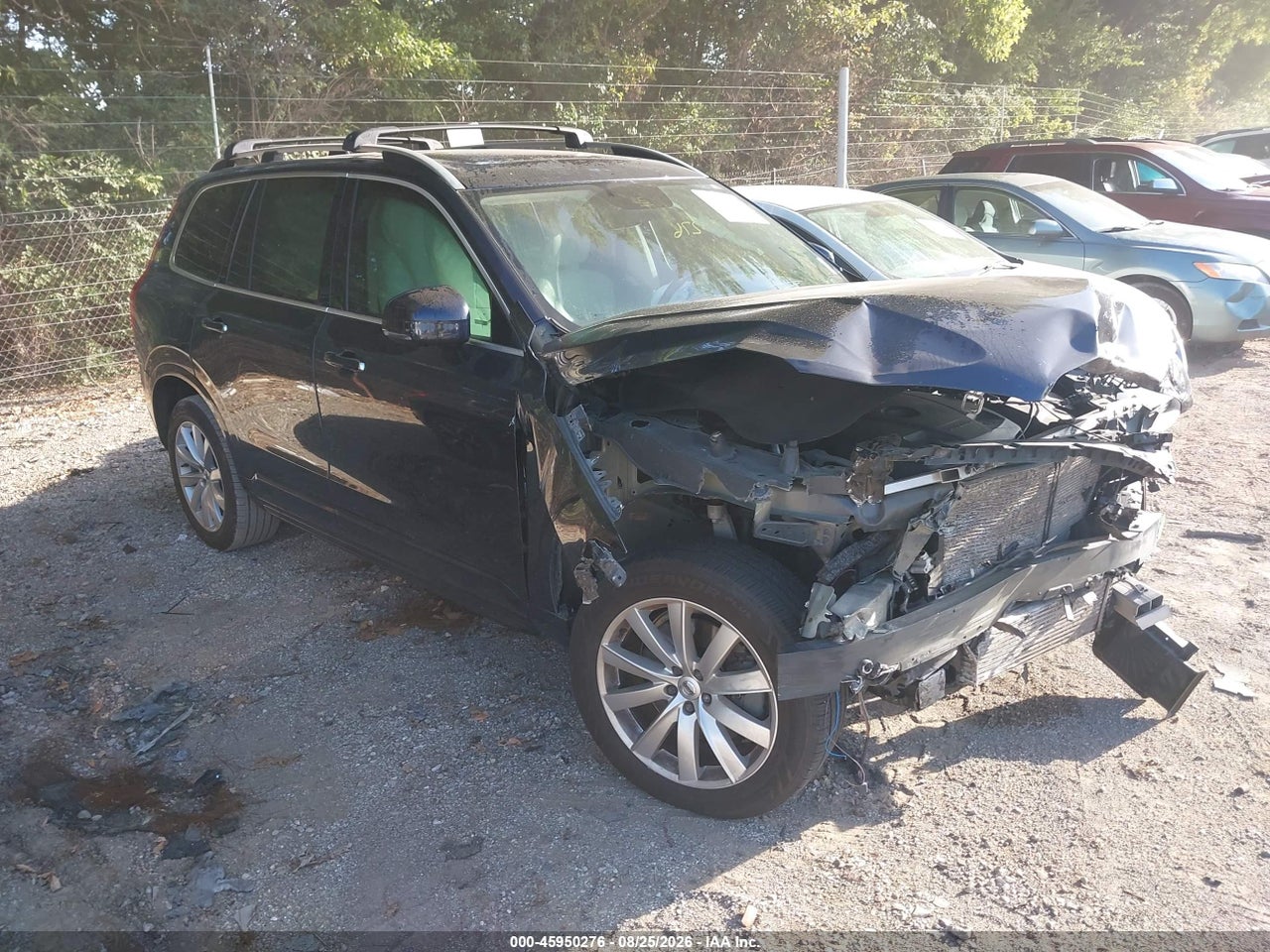 YV4A22PK3G1****** · 2016 VOLVO XC90 T6 MOMENTUM