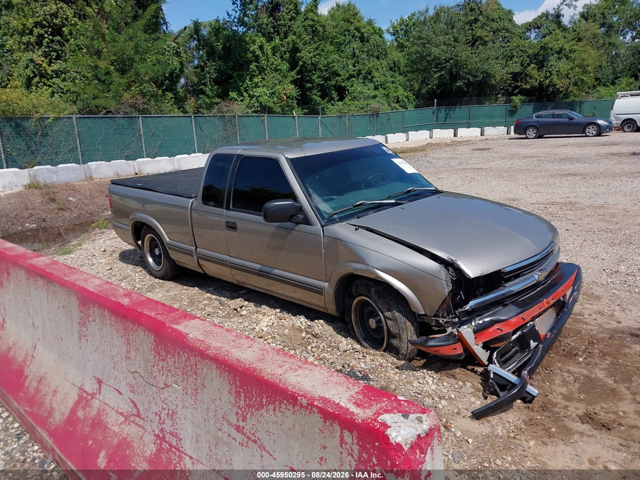 1GCCS19W118****** · 2001 CHEVROLET S-10 LS