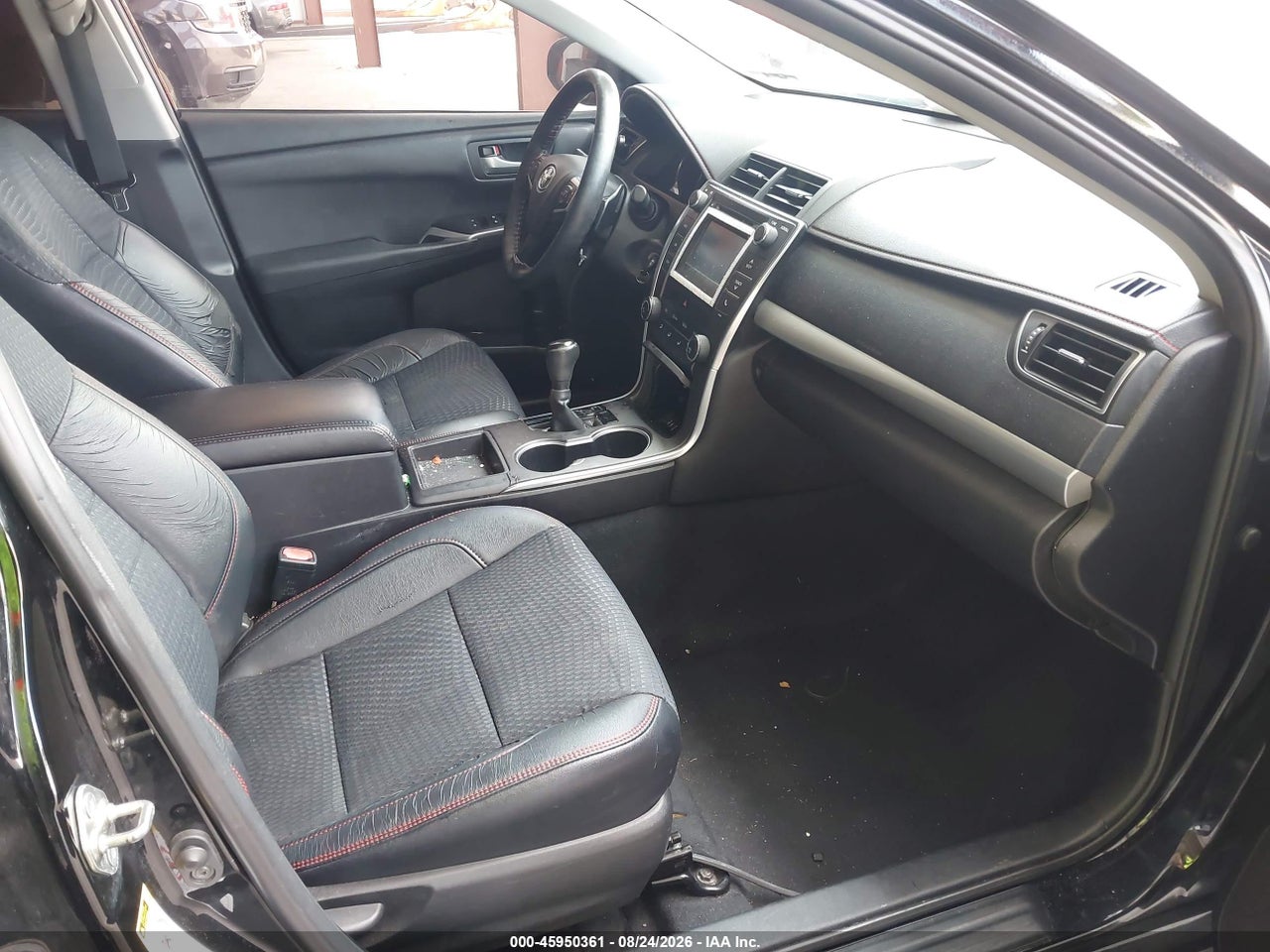 2015 TOYOTA CAMRY SE · 5/11