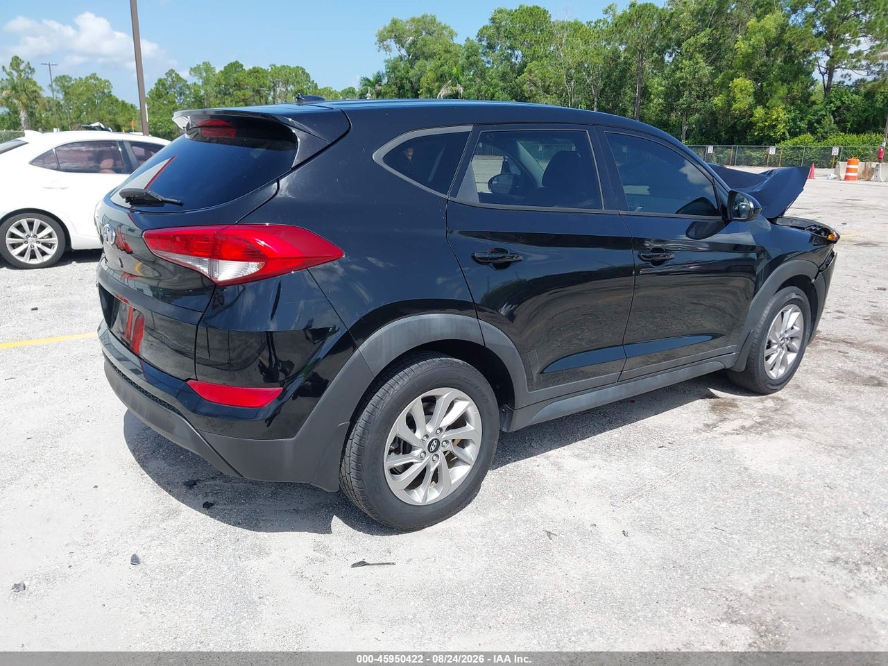 2017 HYUNDAI TUCSON SE · 4/11