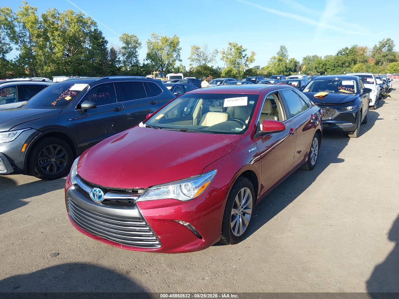 2015 TOYOTA CAMRY HYBRID XLE · 2/11