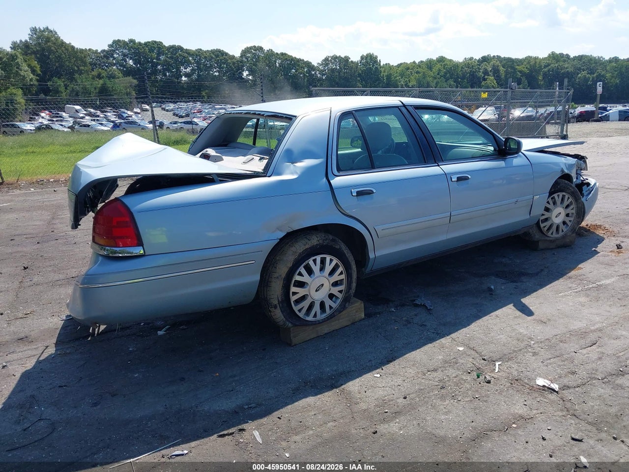 2003 FORD CROWN VICTORIA LX · 4/11