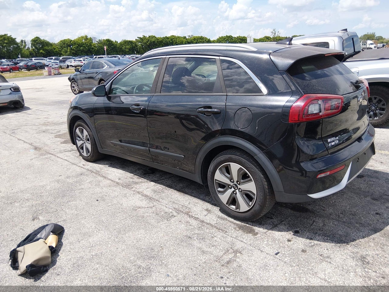 2018 KIA NIRO LX · 3/11