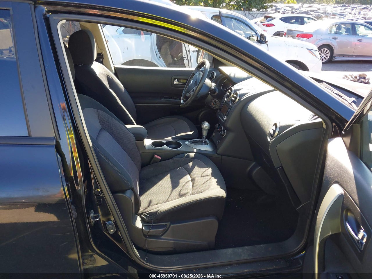 2011 NISSAN ROGUE SV · 5/11