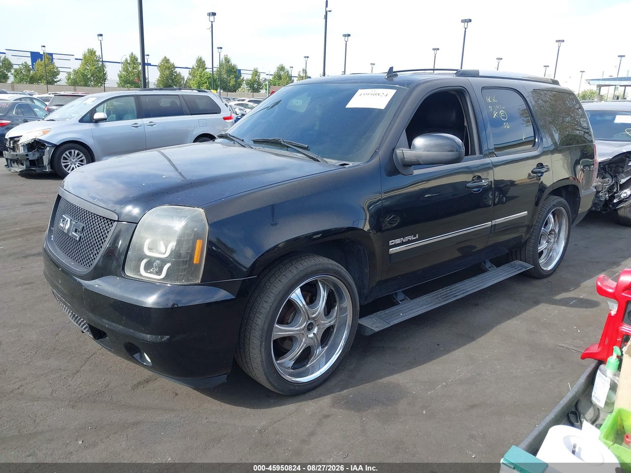 2011 GMC YUKON DENALI · 2/3