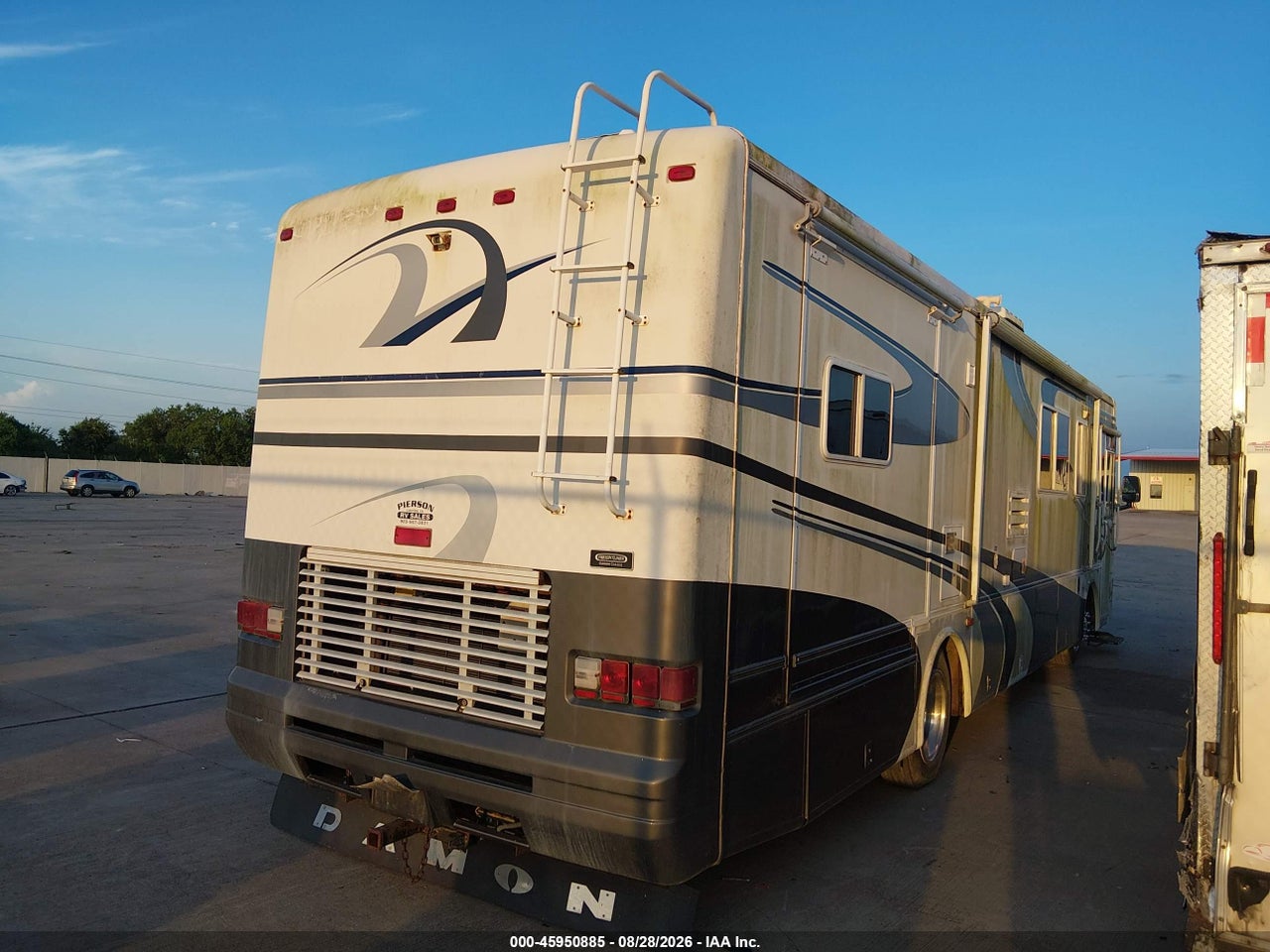 2001 FREIGHTLINER CHASSIS X LINE MOTOR HOME · 4/11