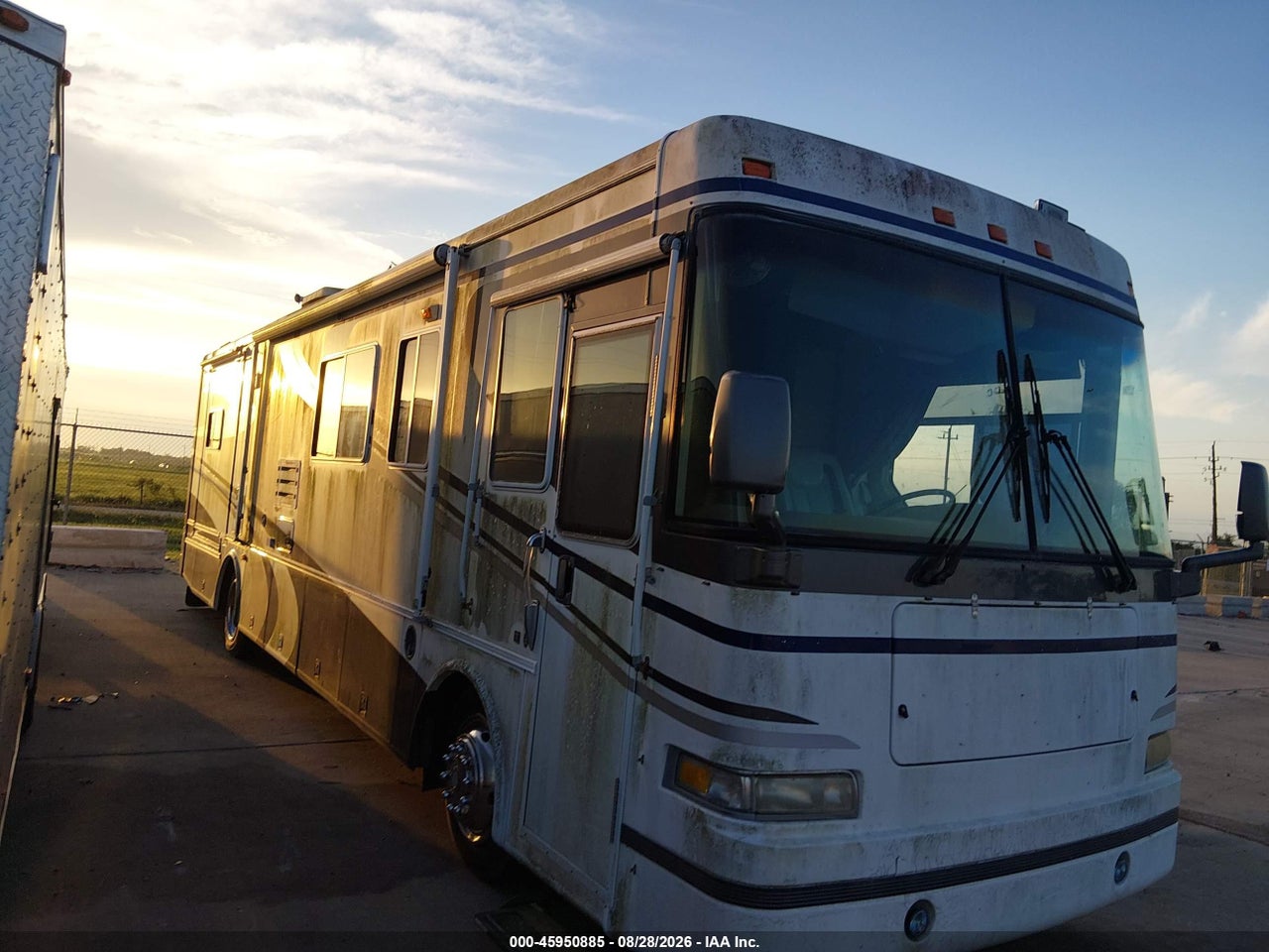 2001 FREIGHTLINER CHASSIS X LINE MOTOR HOME