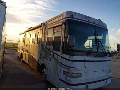 2001 FREIGHTLINER CHASSIS X LINE MOTOR HOME