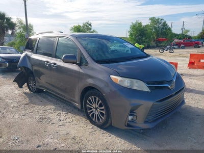 2019 TOYOTA SIENNA XLE 8 PASSENGER