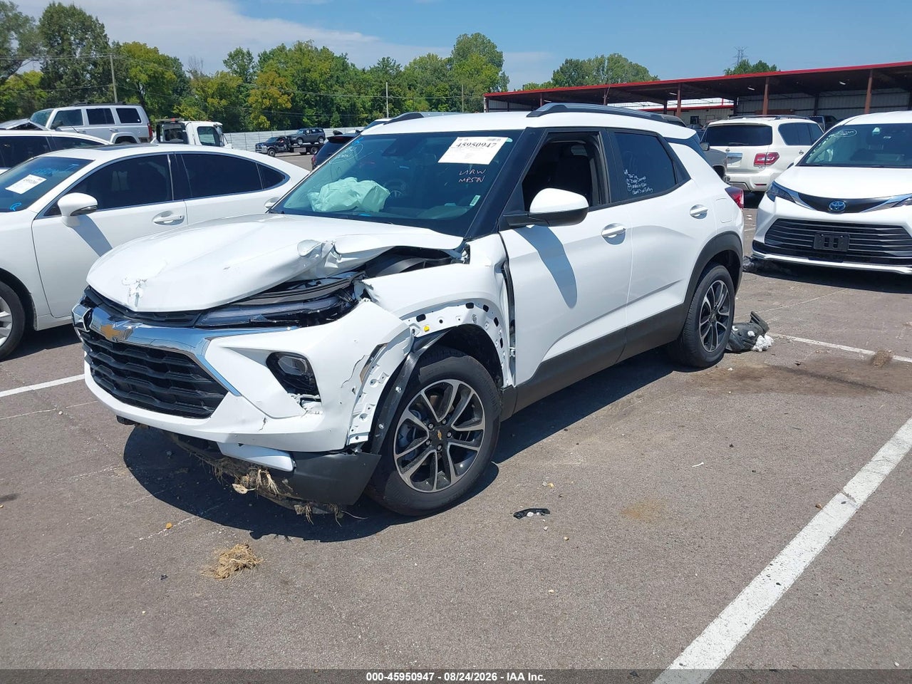 2026 CHEVROLET TRAILBLAZER LT · 2/3