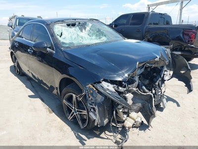 W1K3G4EB8NJ****** · 2022 MERCEDES-BENZ A 220