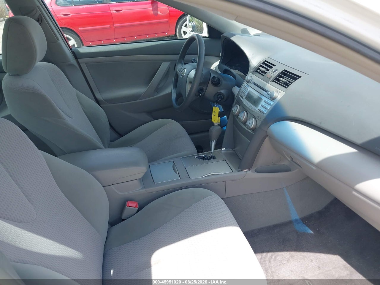 2010 TOYOTA CAMRY LE · 5/11