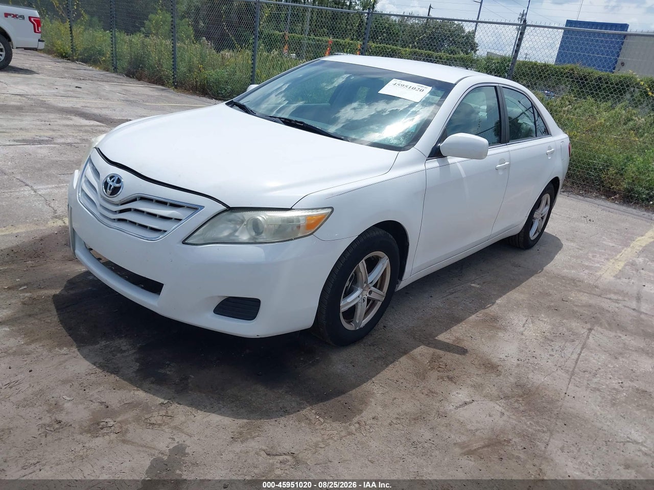 2010 TOYOTA CAMRY LE · 2/11