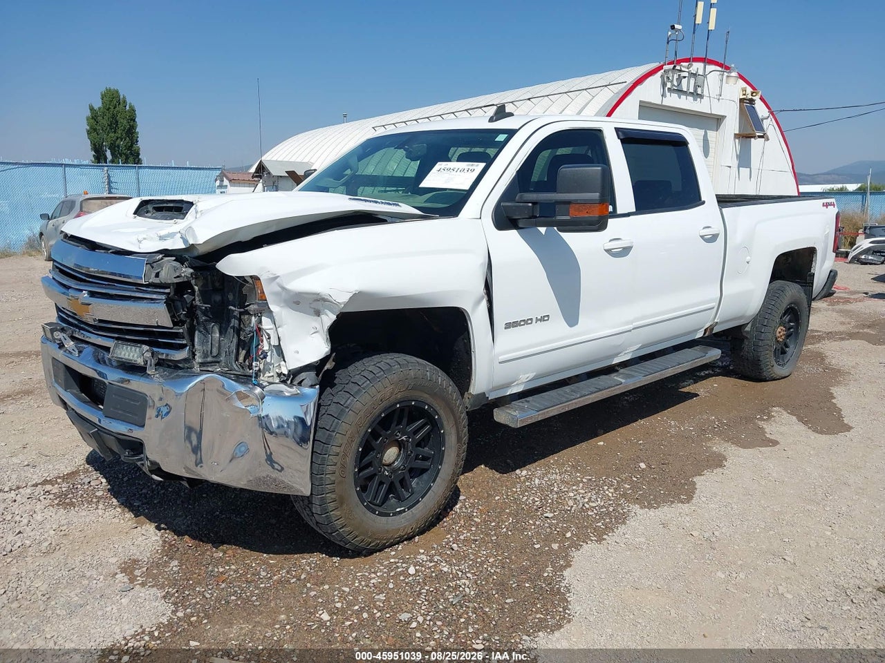 2017 CHEVROLET SILVERADO 3500HD LT · 2/4