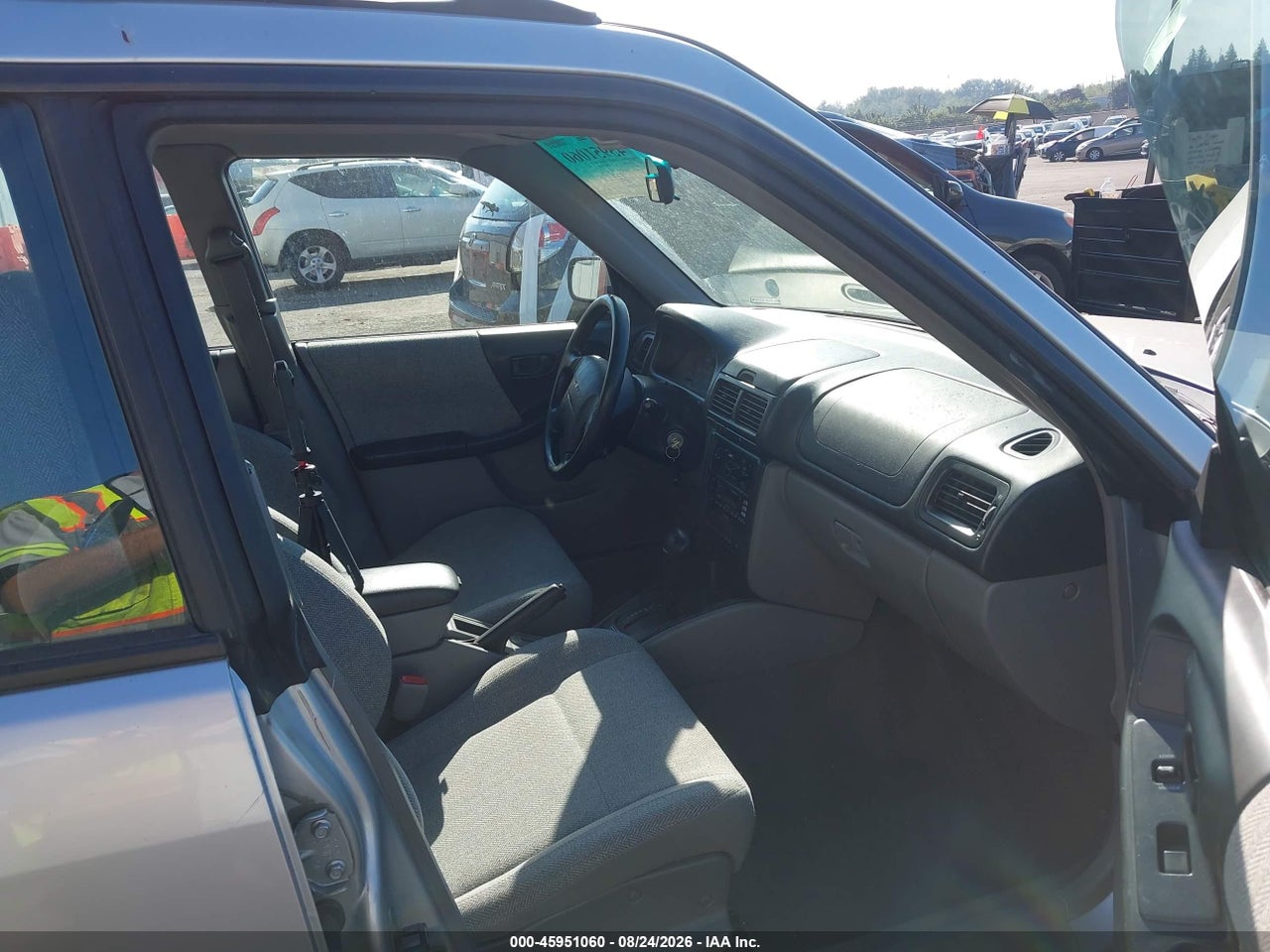 2002 SUBARU FORESTER L · 5/11