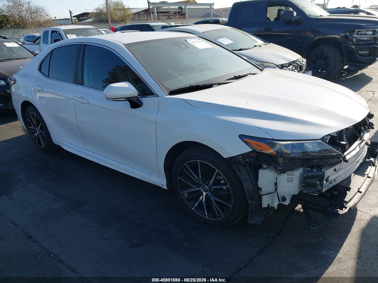 4T1G11AK0NU****** · 2022 TOYOTA CAMRY SE