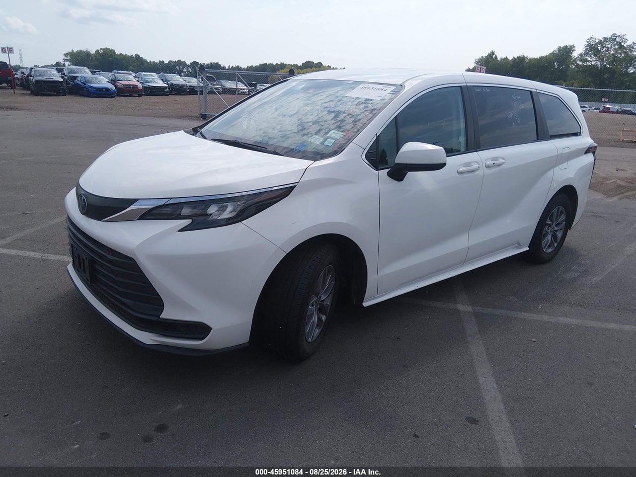 2024 TOYOTA SIENNA LE · 2/11