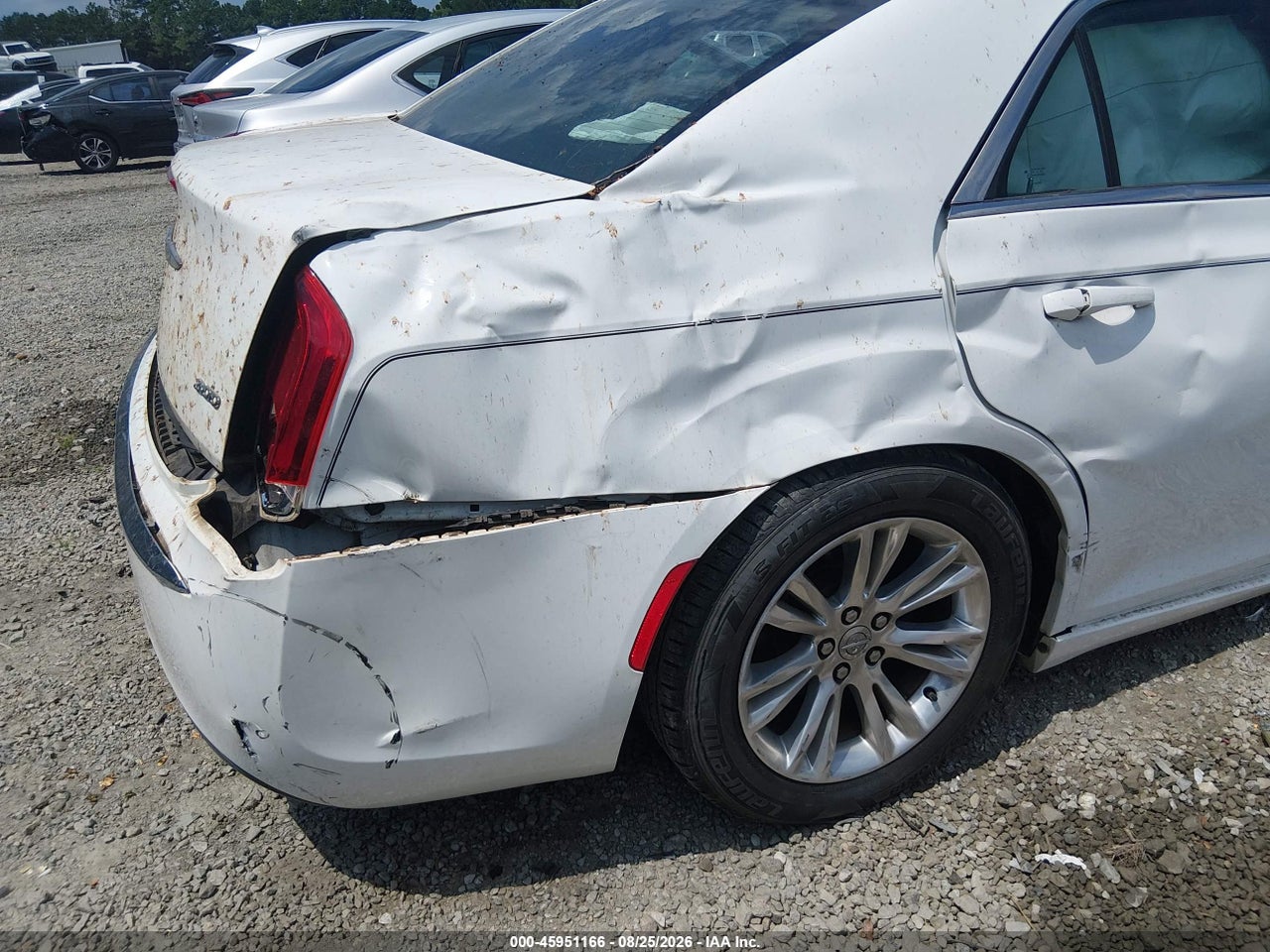 2017 CHRYSLER 300 LIMITED · 6/11