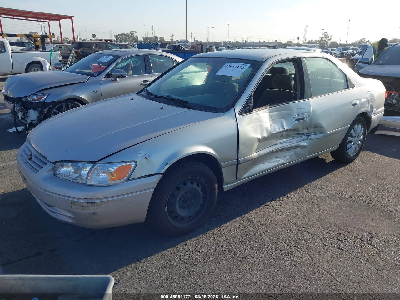 2000 TOYOTA CAMRY LE · 2/11