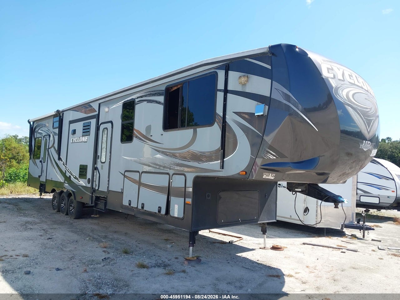 5SFCG4337FE****** · 2015 HEARTLAND CYCLONE