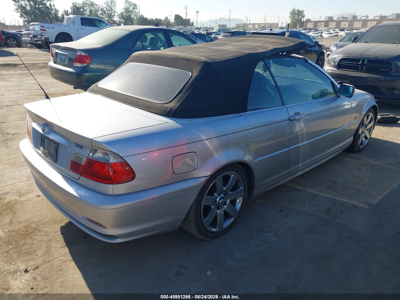 2001 BMW 325CI   · 4/11