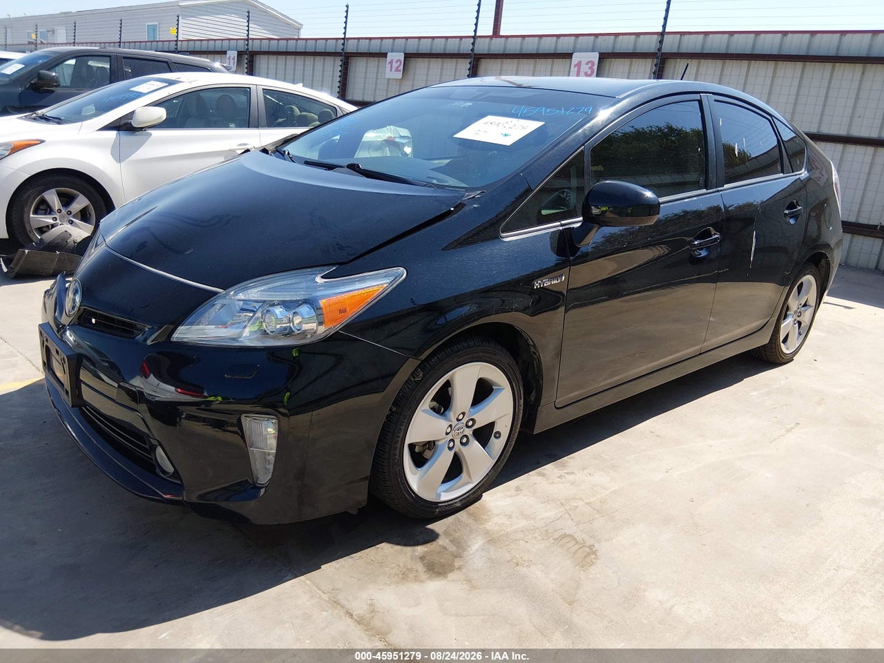 2015 TOYOTA PRIUS FIVE · 2/8