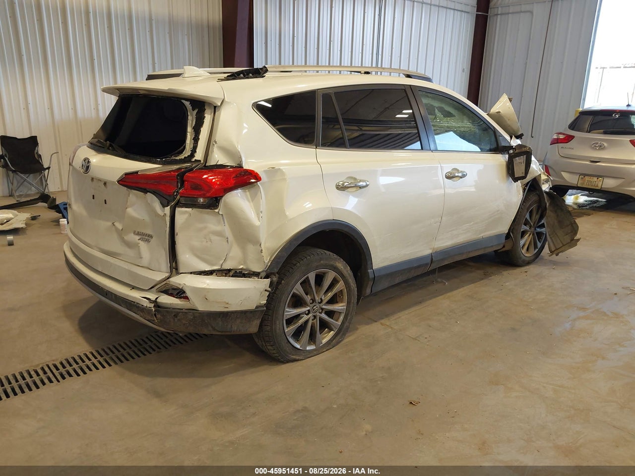 2017 TOYOTA RAV4 LIMITED · 4/10