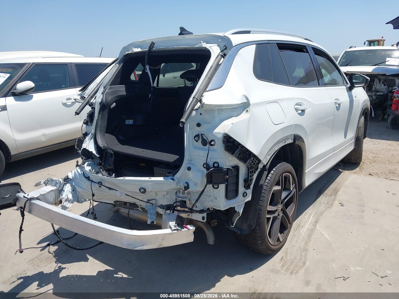 2025 VOLKSWAGEN TIGUAN 2.0T SEL R-LINE · 4/10