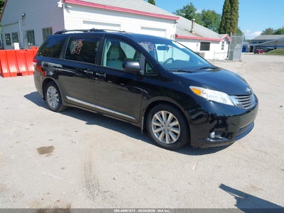 2011 TOYOTA SIENNA XLE