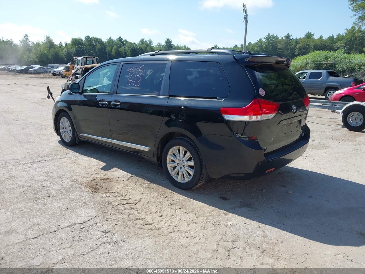 2011 TOYOTA SIENNA XLE · 3/11