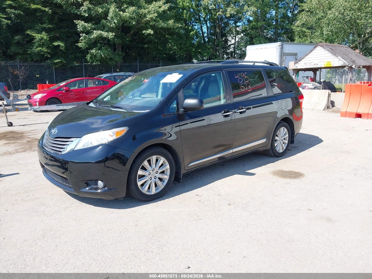 2011 TOYOTA SIENNA XLE · 2/11