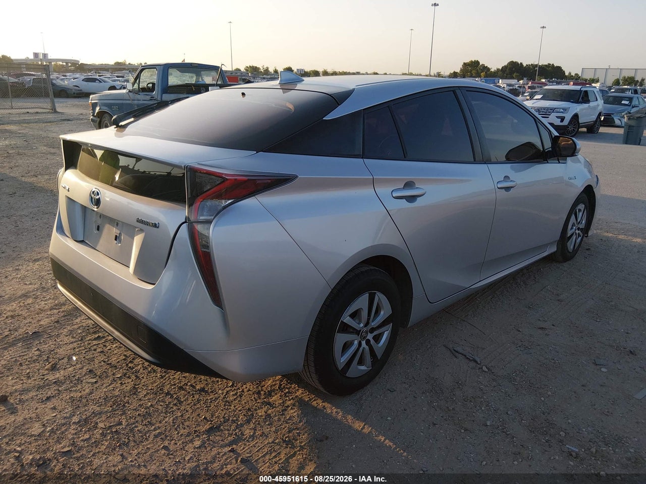 2016 TOYOTA PRIUS THREE · 4/11