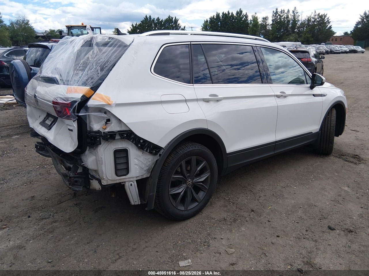 2022 VOLKSWAGEN TIGUAN 2.0T SE · 4/11