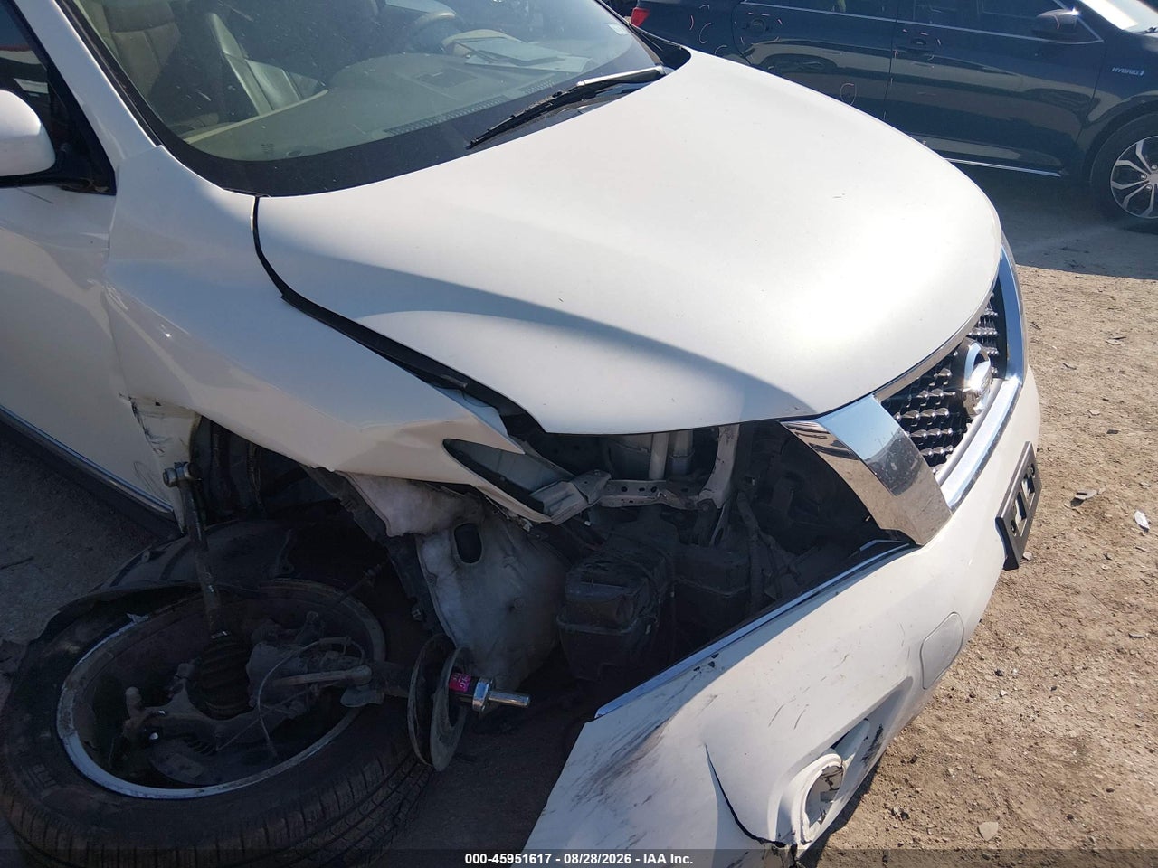 2013 NISSAN PATHFINDER PLATINUM · 6/11