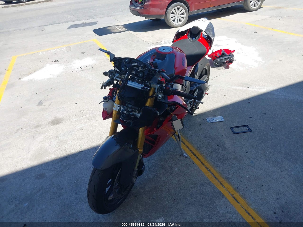 2025 DUCATI PANIGALE V4/V4S · 2/11