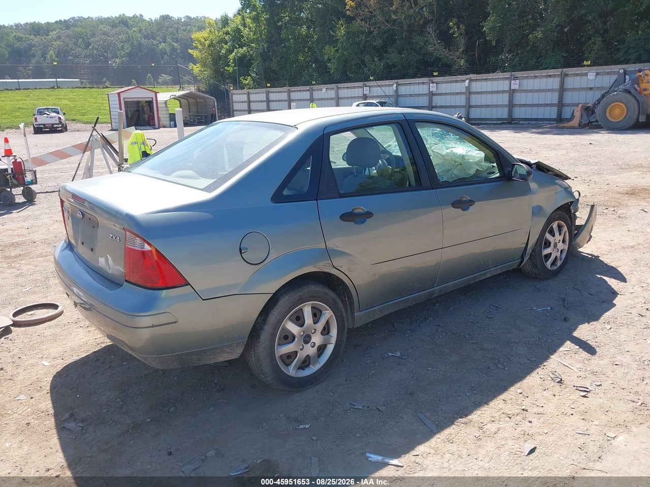 2005 FORD FOCUS ZX4 · 4/11