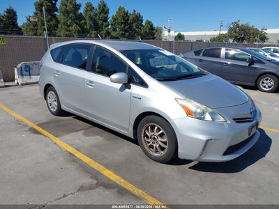 2014 TOYOTA PRIUS V TWO