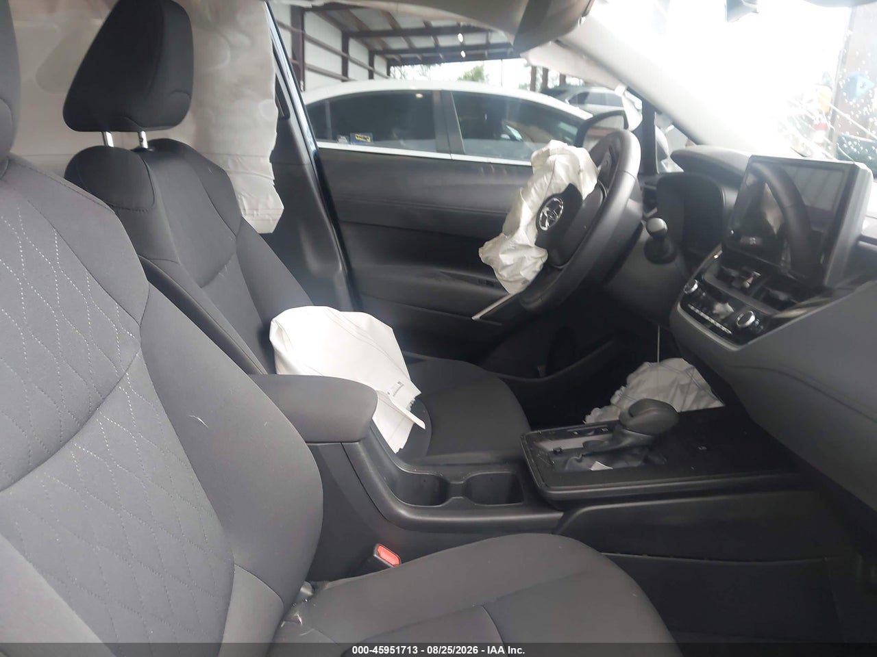 2026 TOYOTA COROLLA CROSS LE · 5/11